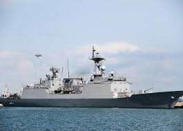 كوريا الشمالية تنصب مدافع لإطلاق النار السريع في سفنها الحربية في خط الحدود الشمالي