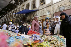 إفطار 'الدراويش' تطغى على رمضان دمشق مع الغلاء