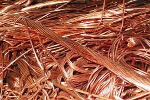 النحاس يسجل أعلى مستوى في 7 أسابيع بفضل آمال بتحفيز نقدي وهبوط الدولار