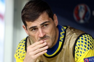 كاسياس يودع يورو 2016 من على مقاعد المتفرجين