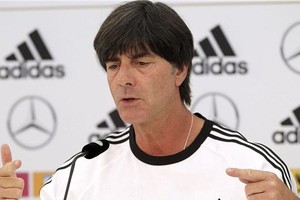 لوف: مباراة السبت ستجمع بين أقوى منتخبين في يورو 2016