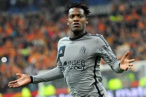 ليكيب: البلجيكي باتشواي سينتقل إلى تشلسي