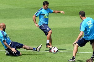 المنتخب الإيطالي يتدرب بدون دي روسي وبوفون وكاندريفا