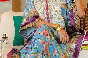 القصات الطويلة والورود...موضة  ازياء ' العيد'  في 2016