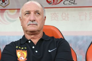 سكولاري يعرض خدماته على المنتخب الإنجليزي