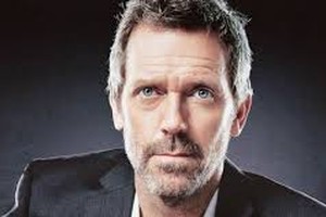 هيو لوري بطل مسلسل ' هاوس ' يحصل على نجمة على ممشى المشاهير في هوليوود   