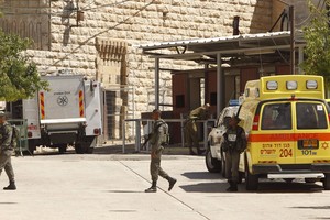 مقتل إسرائيلي جراء إطلاق النار على سيارة في جبال الخليل في الضفة