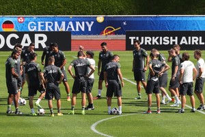 رغم فشل التجربة الأسبانية... لوف يستعين بالصديق الإيطالي استعدادا لـ'الآزوري'