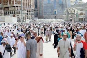 700 ألف معتمر يشهدون العشر الأواخر في مكة المكرمة والمدينة المنورة