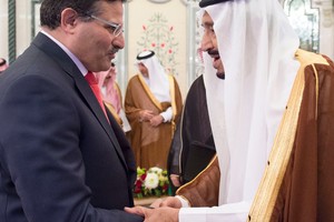 بالصور... 100 شخصية إسلامية يغادرون السعودية بعد أداء مناسك العمرة