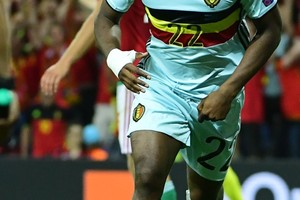 تشلسي يتعاقد مع المهاجم البلجيكي بتشواي