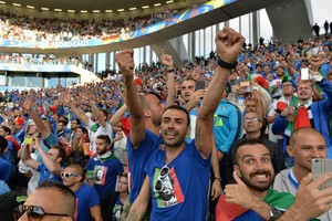 الجماهير الإيطالية تعيش ليلة حزينة