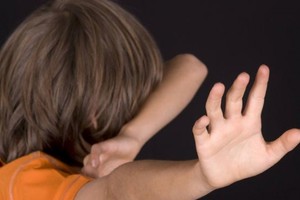 إيقاف إمام مسجد في السعودية أساء لطفل لفظيا داخل سيارة