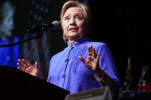 كلينتون تندد بتغريدة لترامب 'معادية للسامية بشكل صريح'