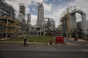 أسعار النفط تتراجع في ظل المخاوف الاقتصادية والقلق بشأن الطلب