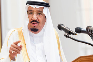 العاهل السعودي: المملكة عاقدة العزم على الضرب بيد من حديد على كل من يستهدف عقول وأفكار وتوجهات شبابنا