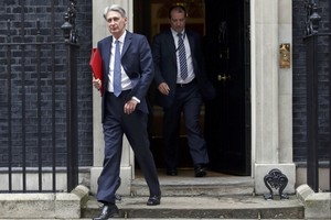 وزير خارجية بريطانيا: المحادثات غير الرسمية حول الخروج من الاتحاد الأوروبي قد تبدأ الأسبوع المقبل