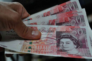 الاسترليني يسجل أدنى مستوى في 31 عاماً مقابل الدولار