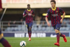 برشلونة يعيد شراء لاعب الوسط سواريز من فياريال