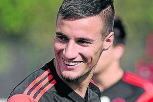 المدافع الأرجنتيني مامانا إلى ليون