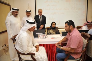 بالصور... 'الإسكان' توزع اليوم أكثر من 200 وحدة في 'اللوزي'... والتسليم خلال أشهر