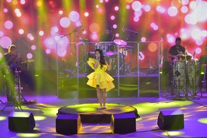 بالصور... نجوم 'ذا ڤويس كيدز' يزيّنون سماء البحرين في ثاني أيام العيد