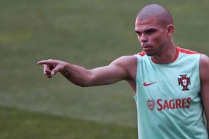 بيبي يعود إلى تدريبات المنتخب البرتغالي استعدادا لنهائي يورو 2016 أمام فرنسا