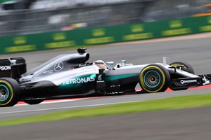 هاميلتون الأسرع في ثالث وأخر التجارب الحرة لجائزة بريطانيا الكبرى