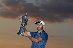 لاعب الغولف الأميركي جونسون يغيب عن الأولمبياد بسبب زيكا