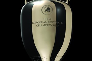 النسخة المحدثة لكأس أوروبا تنتظر البطل الجديد