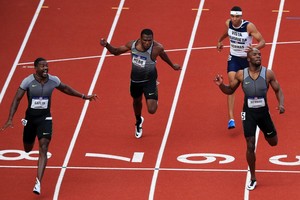 غاتلين السيد المطلق واريس ميريت يهدر فرصة الدفاع عن لقبه