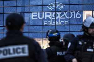 يورو 2016.. 'باريس' تتحول إلى ثكنة عسكرية لتأمين النهائى