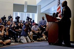 قائد شرطة دالاس يدافع عن استخدام روبوت في قتل القناص