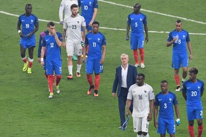 فرنسا فخورة بمنتخبها على رغم خيبة أمل الهزيمة في نهائي يورو 2016
