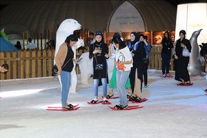شاهد الصور... 'مهرجان تساقط الثلج في الصيف' يحصد إقبالاً كبيراً