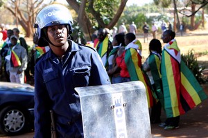 حركة احتجاجية شعبية تكسب دعماً في زيمبابوي