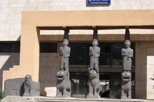 سقوط قذائف صاروخية على مبنى المتحف الوطني وسط حلب