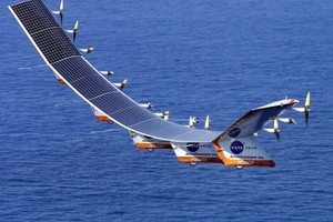 السعودية..منح أول طائرة شمسية في العالم تصريحاً لعبور أجواء المملكة