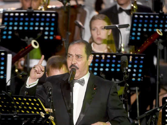 لطفي بوشناق أثناء مشاركته في المهرجان - afp