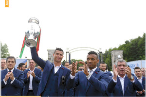 سوالف رياضية... هل تعتقد أن رونالدو يستحق الكرة الذهبية لأفضل لاعب في العالم؟