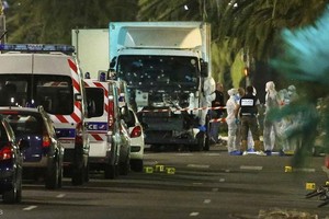 'تنظيم داعش' نفذ اعتداء نيس في فرنسا بحسب وكالة اعماق المرتبطة بالجهاديين