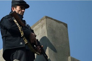 مقتل فتاة وإصابة خمسة أشخاص آخرين إثر انفجار لغم أرضي في أفغانستان