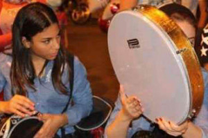 كيف كانت تجربة مصريتان تجوبان الشوارع بالدف والطبلة لإسعاد الناس؟