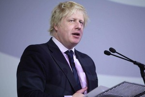 وزير الخارجية البريطاني: رحيل الاسد ضروري لحل الصراع في سورية