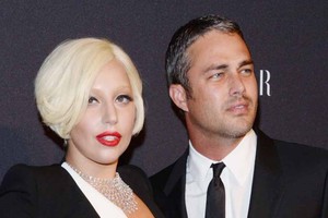 ليدي غاغا تفسخ خطوبتها