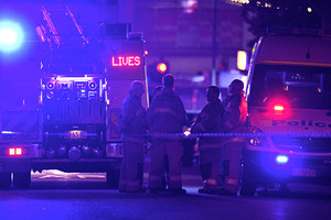 سيارة مشتعلة تقتحم مركز شرطة في سيدني