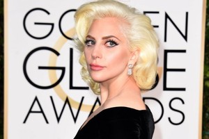 ليدي غاغا: لم نفسخ الخطوبة وإنما قررت الابتعاد مؤقتا 