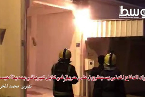بالفيديو... أفراد الدفاع المدني يسيطرون على حريقٍ بكابل كهربائي في منزل بمدينة عيسى