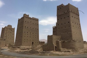 بالصور... 'قرية القابل' بنجران السعودية تحتفظ بالبيوت الطينية القديمة