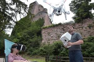 قلاع الزاس شرق فرنسا تجذب السياح بالكاميرات الطائرة 